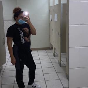 Meet your Posher, Emilee